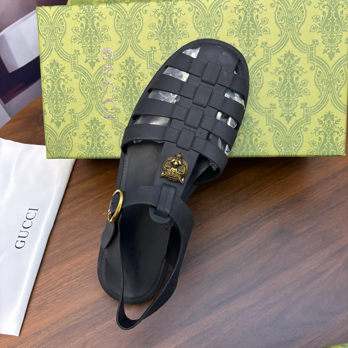 Men's shoes 260💰 [Gucci] Counter quality, top-quality original goods, real photos! Original TPU material, fine workmanship, comfortable; genuine 1:1 replica Size: 36 ~ 46